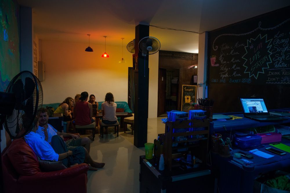 Love Station Hostel Baan Tai Eksteriør billede