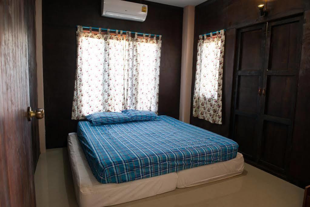 Love Station Hostel Baan Tai Eksteriør billede