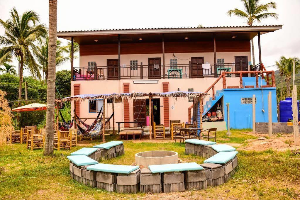Love Station Hostel Baan Tai Eksteriør billede