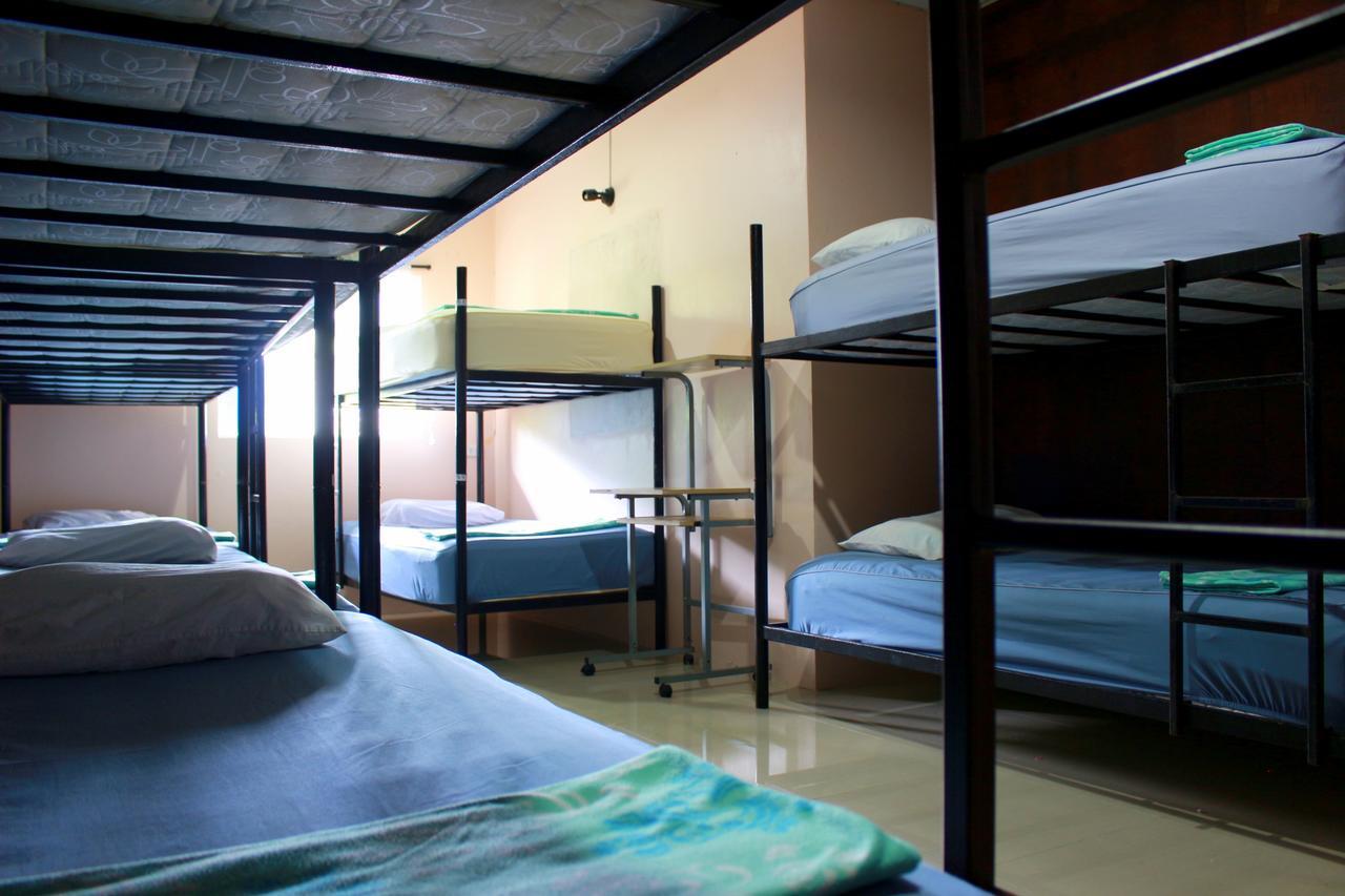 Love Station Hostel Baan Tai Værelse billede