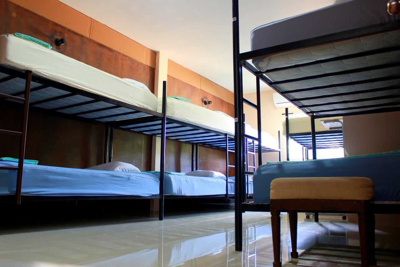 Love Station Hostel Baan Tai Eksteriør billede
