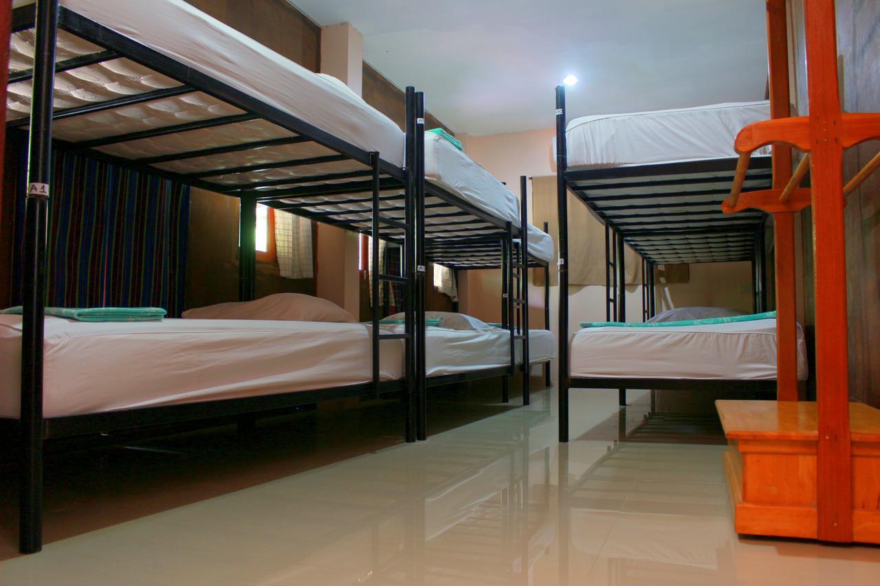 Love Station Hostel Baan Tai Eksteriør billede