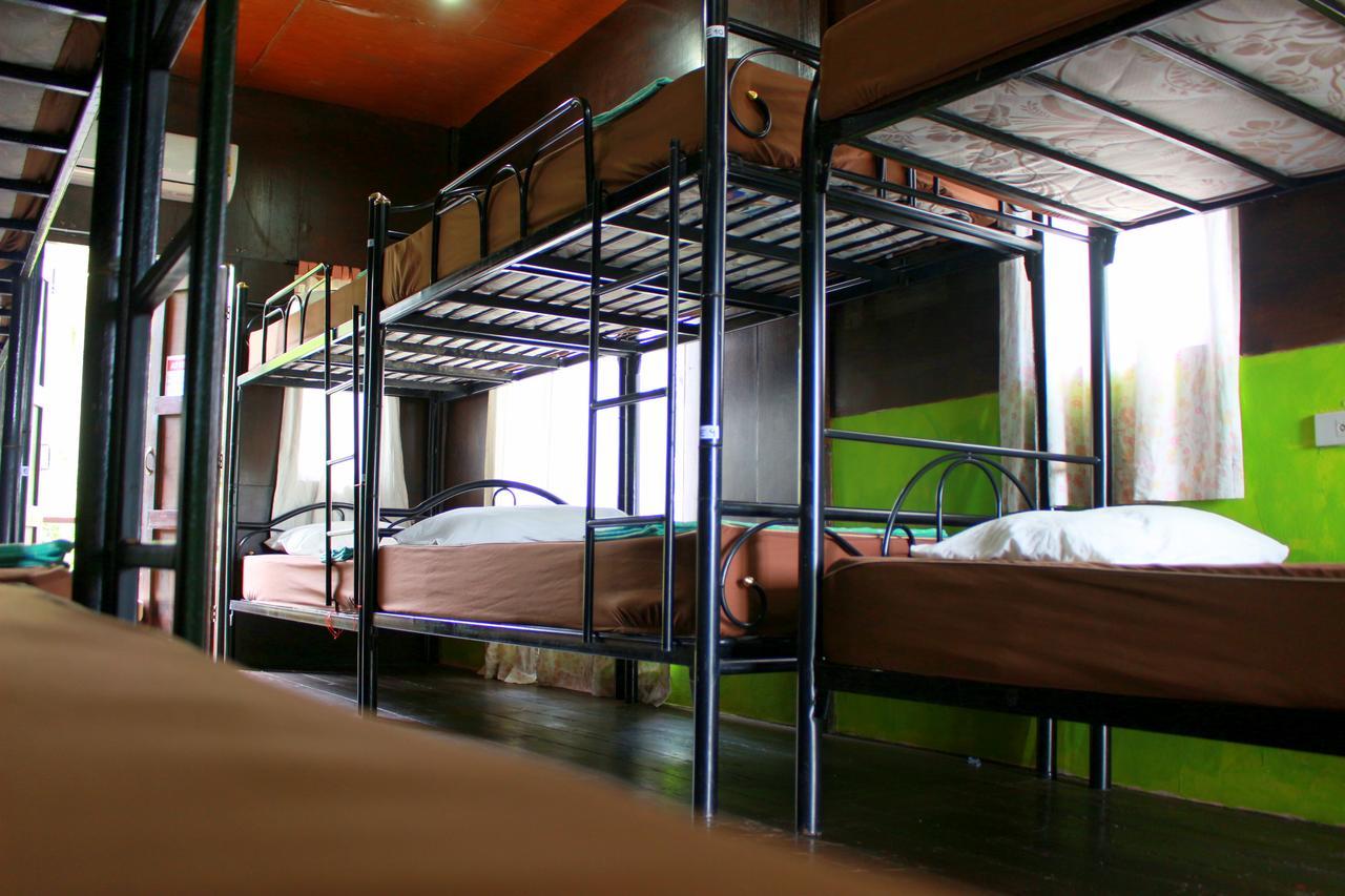 Love Station Hostel Baan Tai Værelse billede