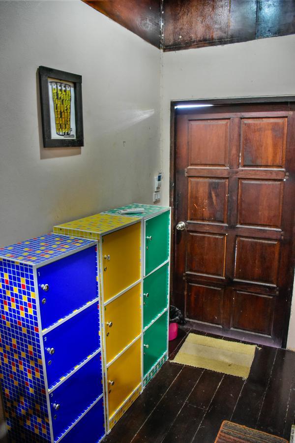 Love Station Hostel Baan Tai Eksteriør billede