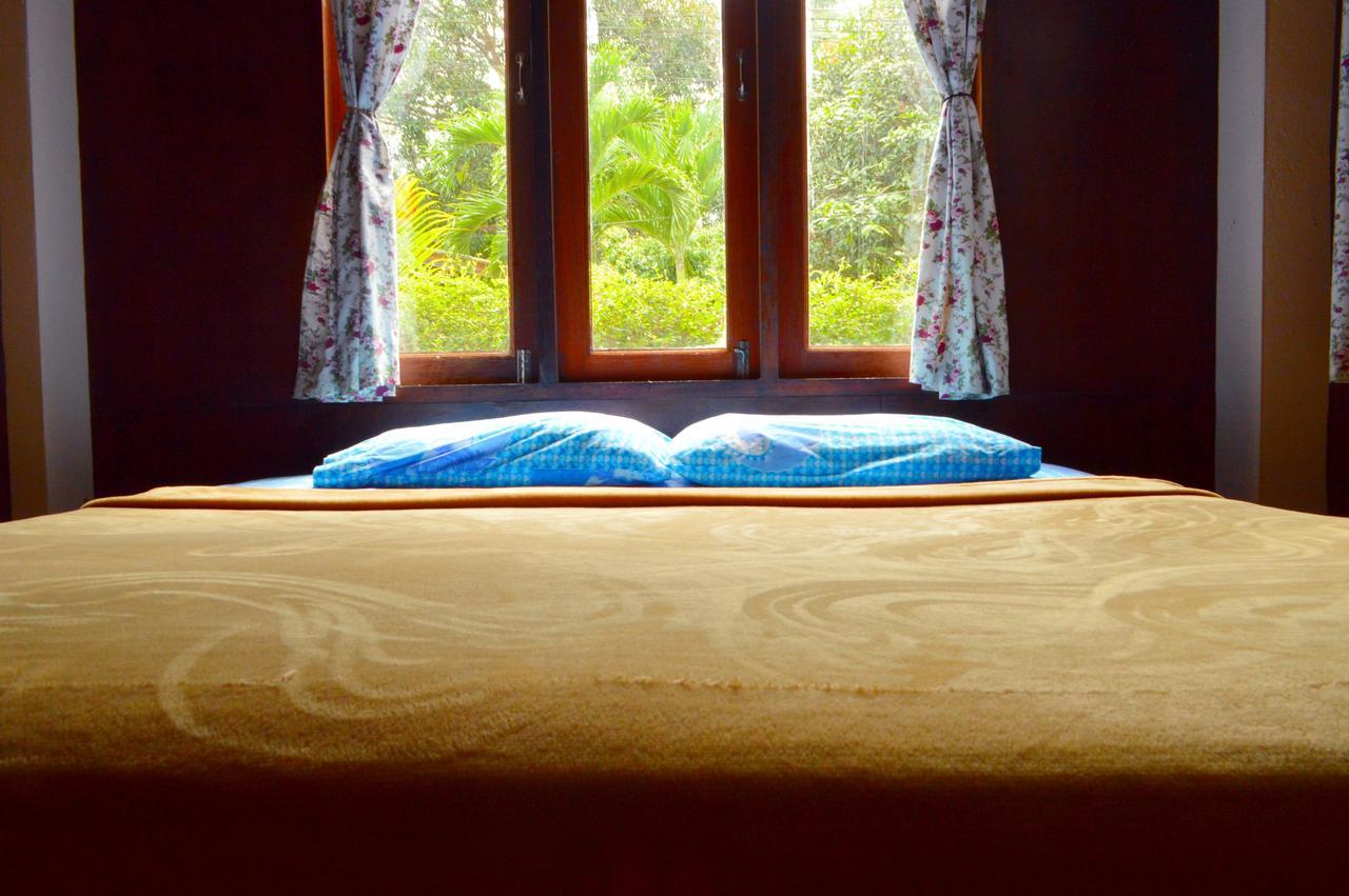 Love Station Hostel Baan Tai Eksteriør billede