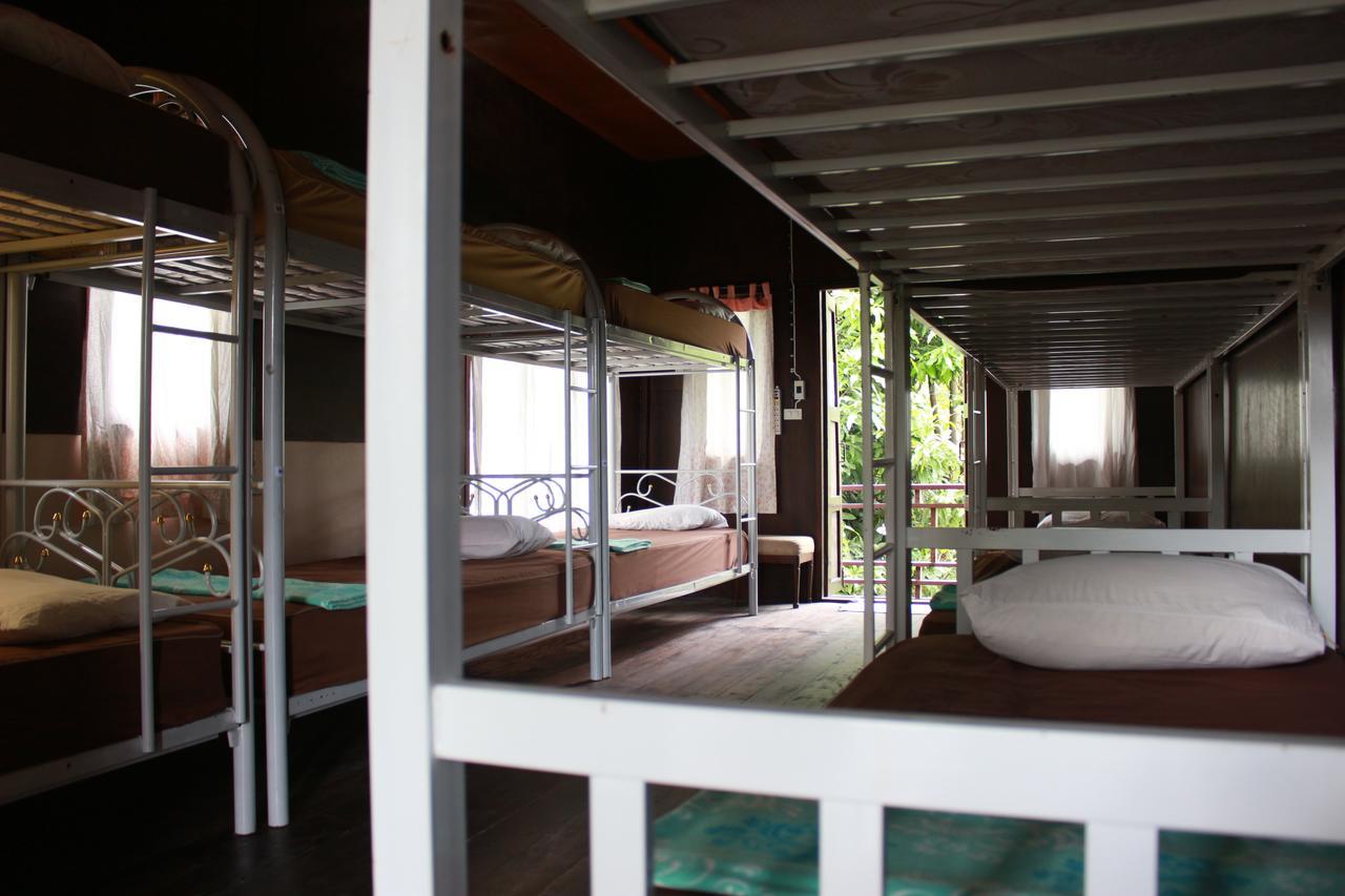 Love Station Hostel Baan Tai Eksteriør billede