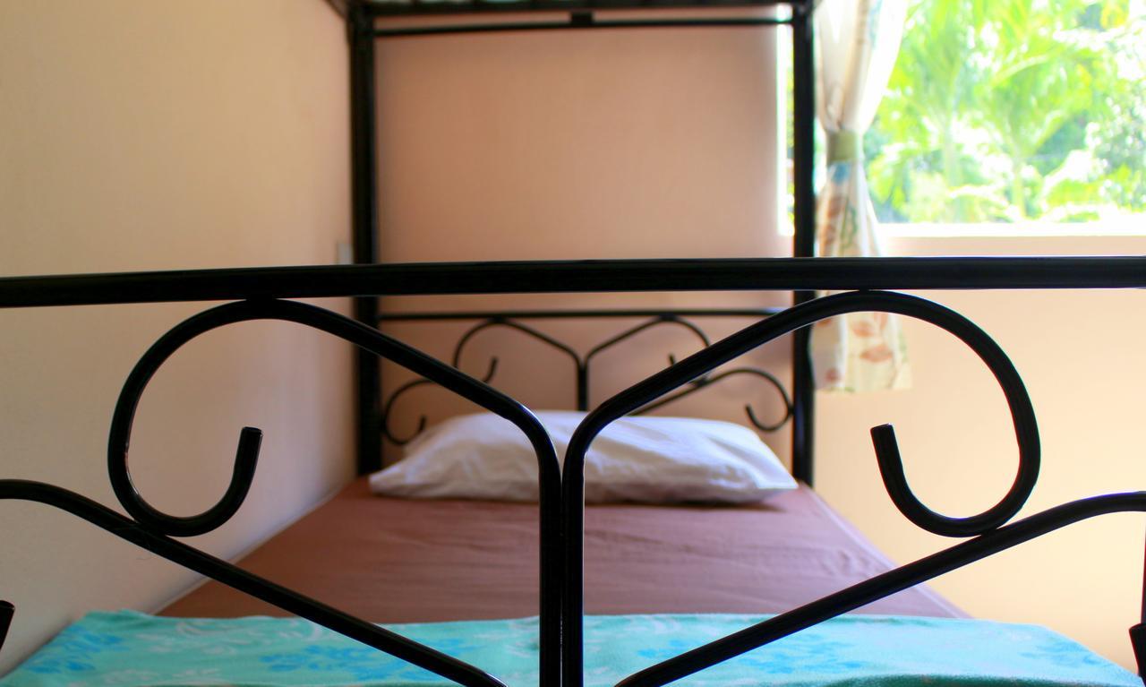 Love Station Hostel Baan Tai Eksteriør billede