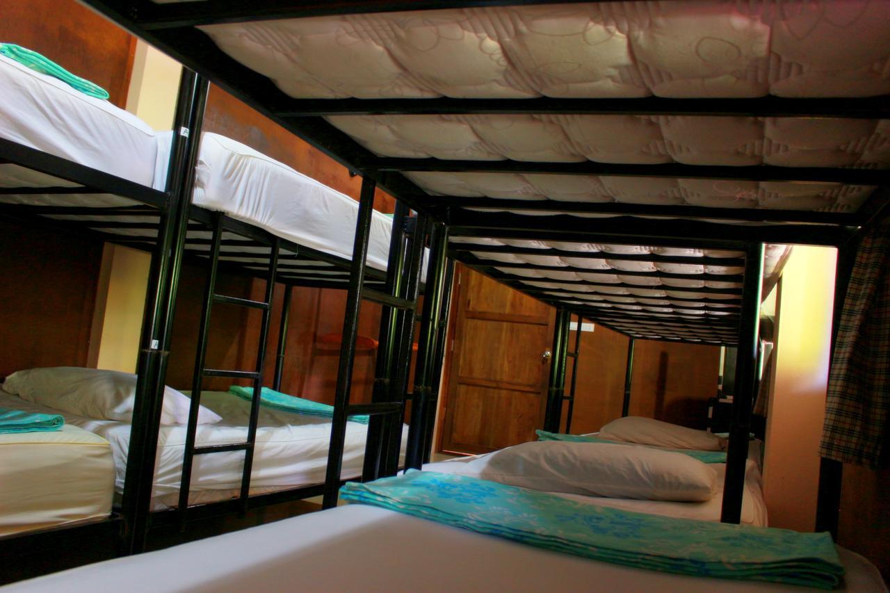 Love Station Hostel Baan Tai Eksteriør billede