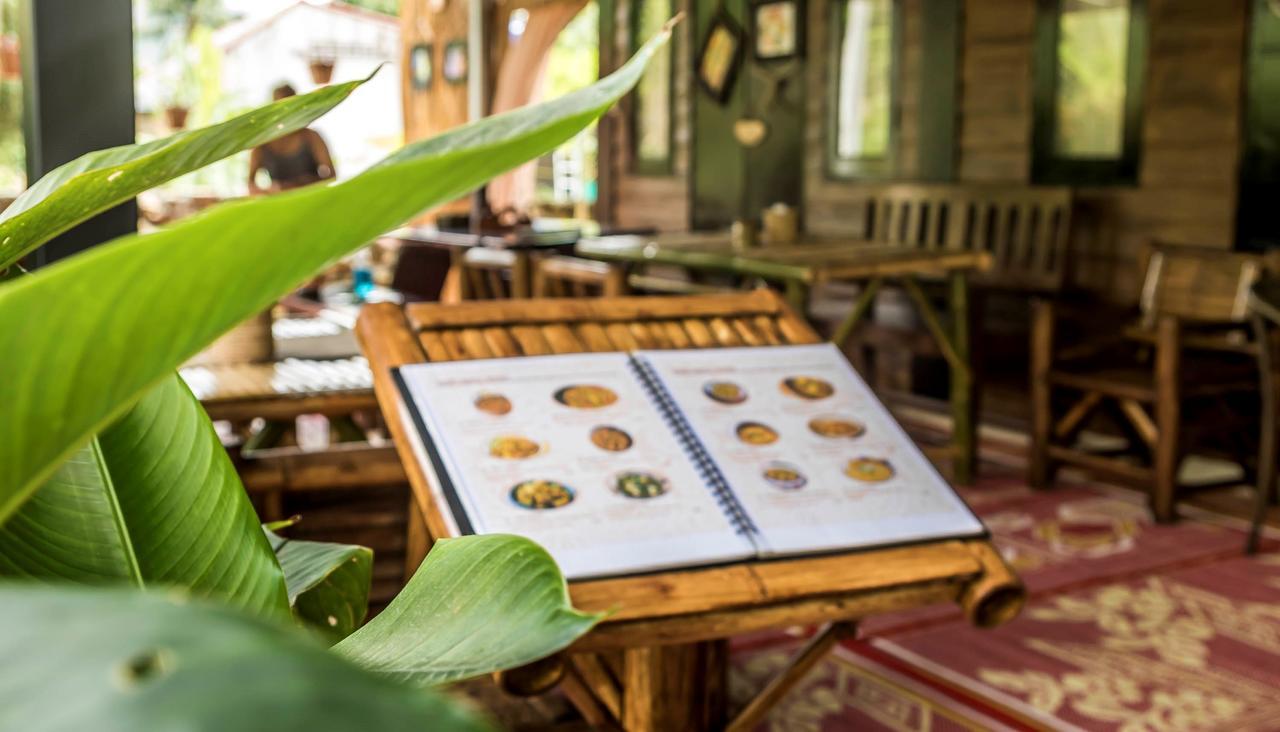 Love Station Hostel Baan Tai Eksteriør billede