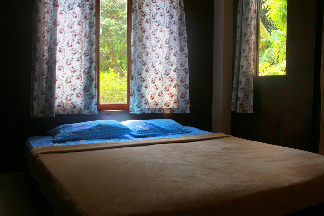 Love Station Hostel Baan Tai Eksteriør billede