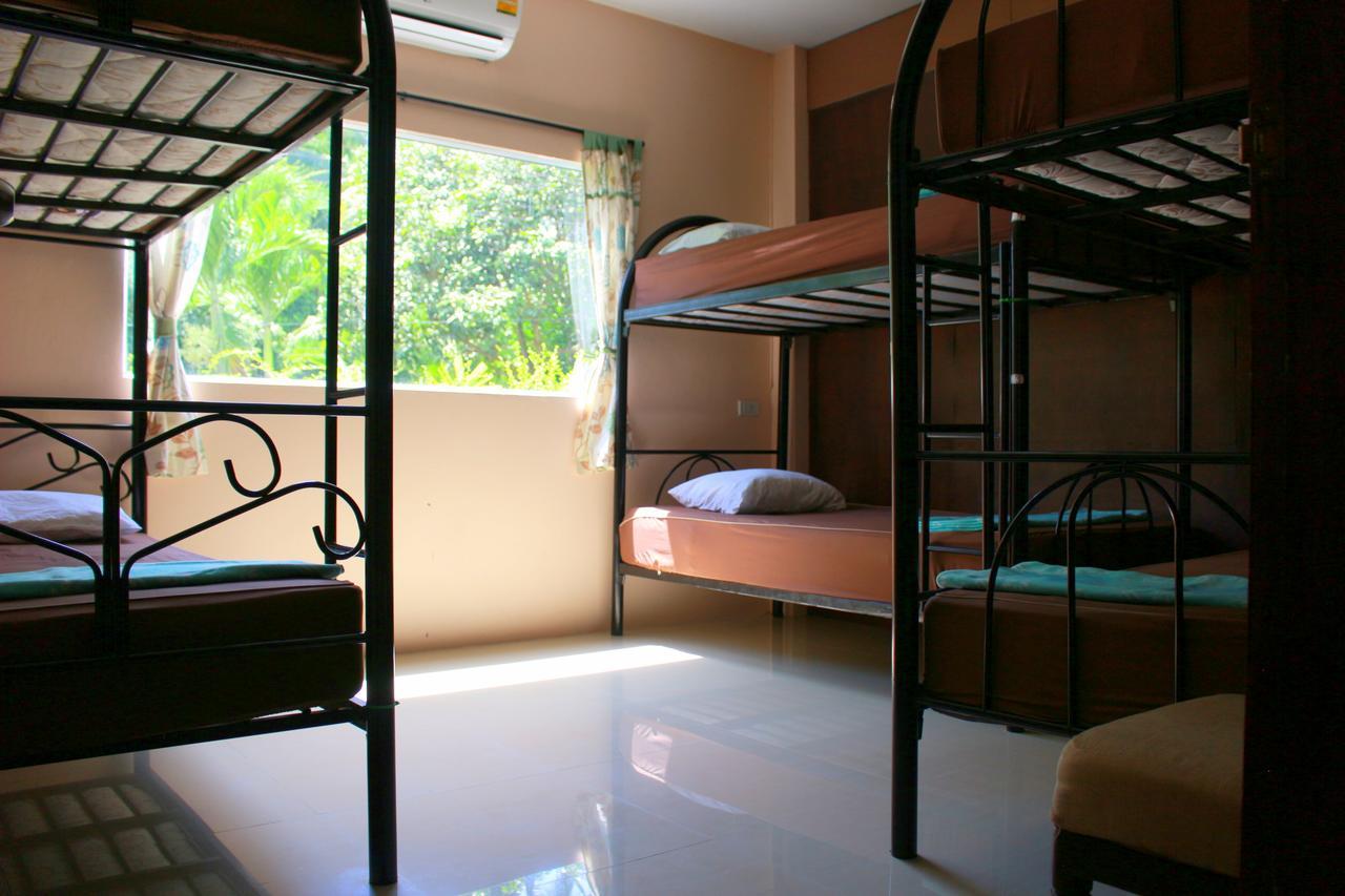 Love Station Hostel Baan Tai Eksteriør billede